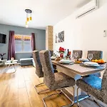 Holiday home Amazing In