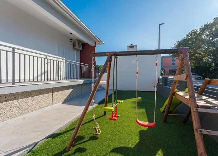 בית נופש 3 Bedroom Cozy In